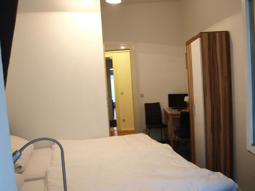Hotel-Pension Dorma Berlin Zimmer foto